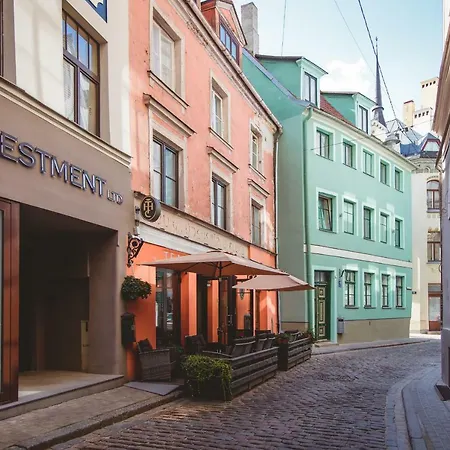 Centrally Located Old Town Loft *