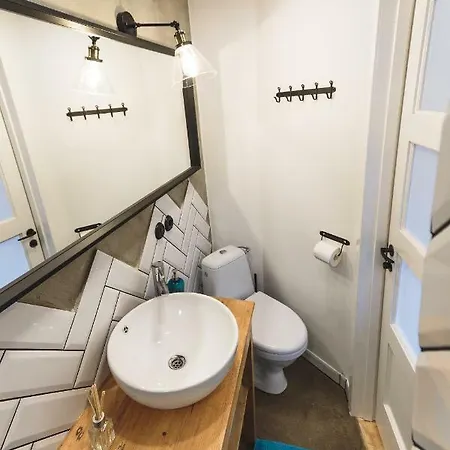 Centrally Located Old Town Loft 公寓 *