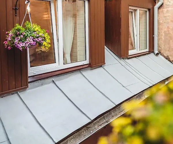 Centrally Located Old Town Loft *